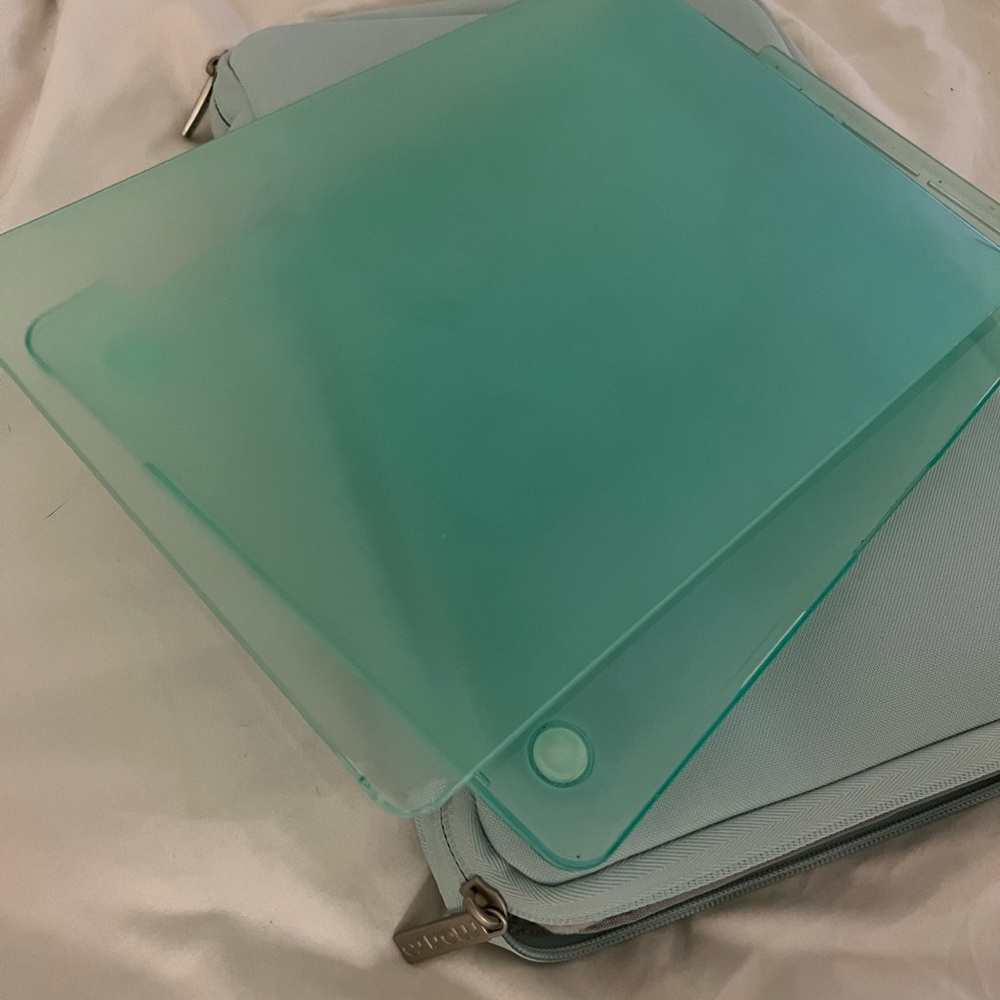 Macbook Pro case and travel bag